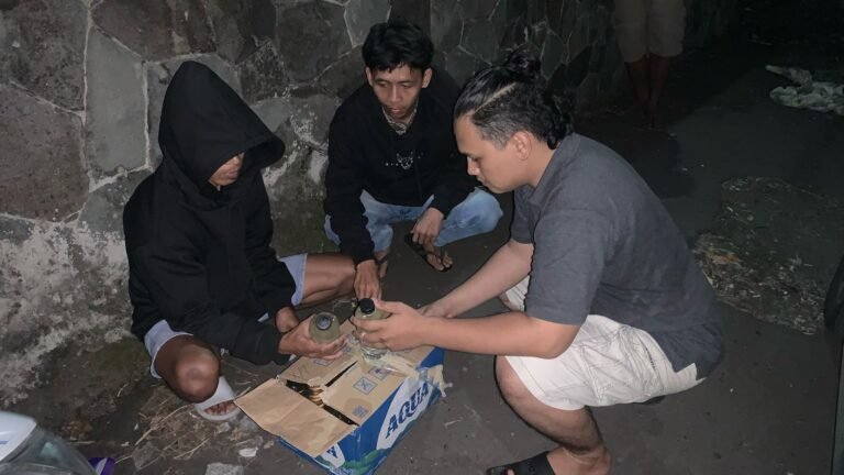 Polres Garut Kembali Razia Puluhan Botol Miras