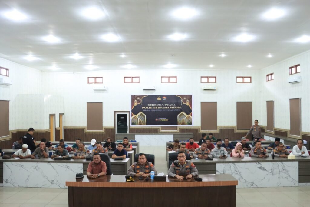 “Polres Pelabuhan Belawan dan Insan Media Medan Utara Gelar Pembagian Takjil dan Buka Puasa Bersama”