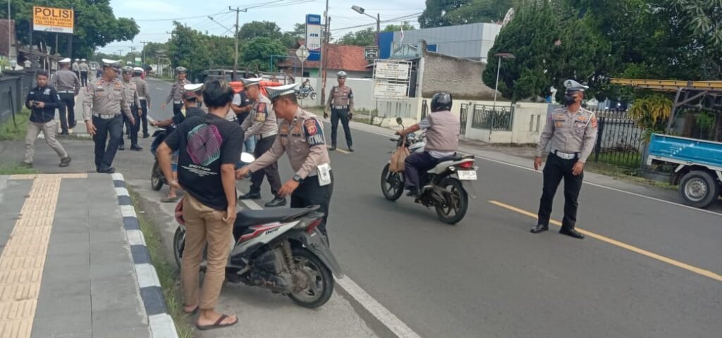 Tertib Berlalu Lintas, Polres Ciamis Tindak Puluhan Kendaraan Bermotor di Wilayah Ciamis Selatan