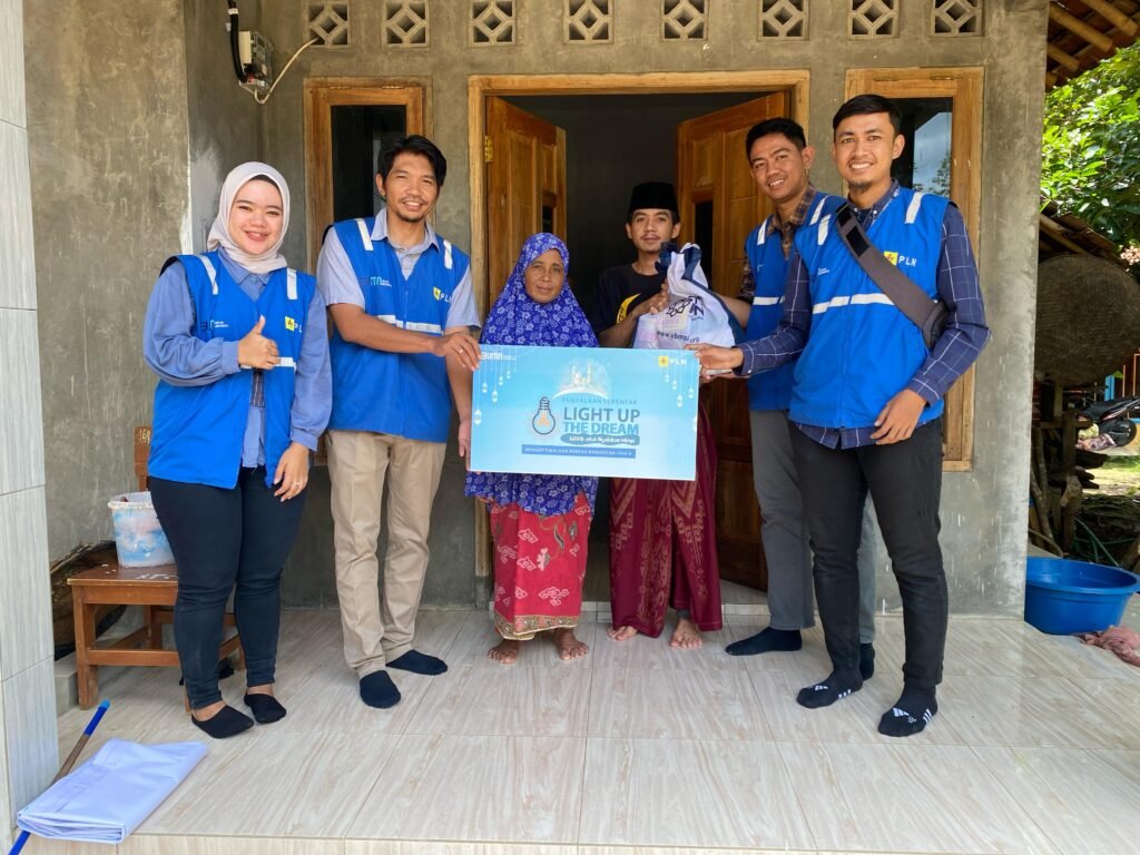 Light Up The Dream , PLN Karangnunggal Pasang Listrik Gratis di Wilayah Tasikmalaya Selatan