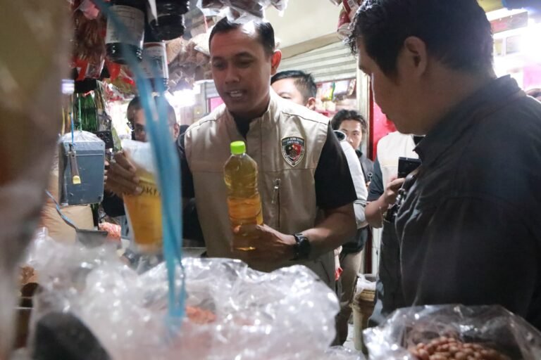 Operasi Pasar “Sidak Harga dan Takaran Minyak Kita”