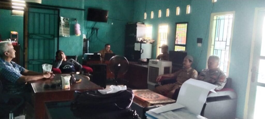 Sambang Korkom di Desa Winduraja Bersama Tiga Pilar, Wujudkan Harkamtibmas Jelang Idul Fitri 2025