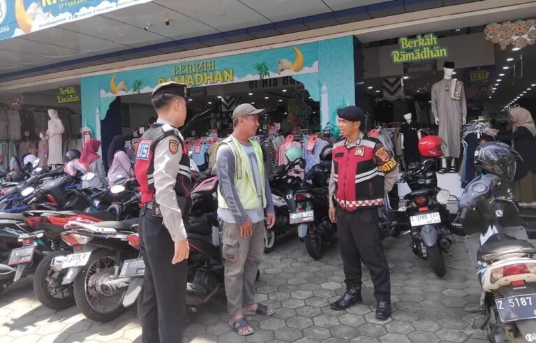 Humanis, Sat Samapta Polres Ciamis Beri Imbauan Kamtibmas di Jalan Perintis Kemerdekaan