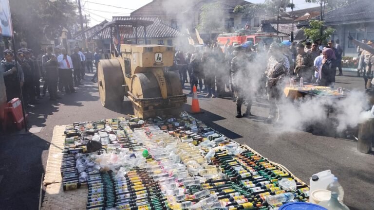 Polres Ciamis Musnahkan Barang Bukti Narkoba, Miras, dan Knalpot Brong, Dilanjutkan Konferensi Pers Ungkap Kasus