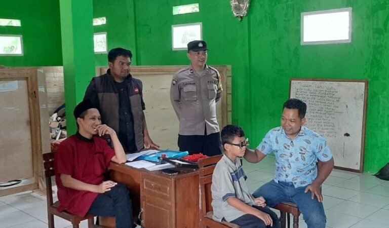 Polsek Cisaga Polres Ciamis Hadiri Launching Program Mataku Jendelaku di Desa Cisaga