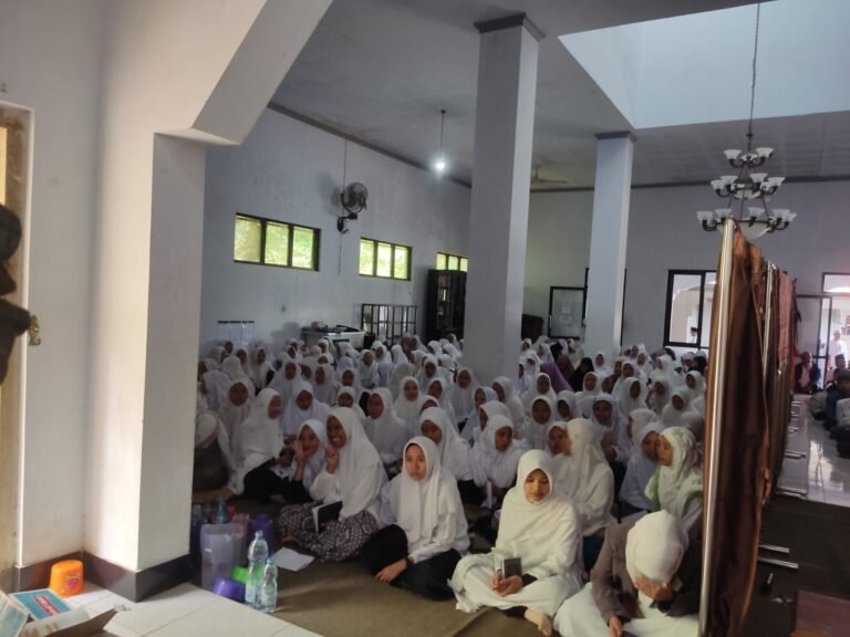 Polsek Rancah Polres Ciamis Hadiri Acara Santunan Yayasan Bakrie Amanah