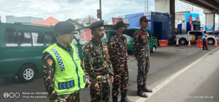 Banser Sambut Kedatangan Wakapolri di Pos Terpadu Mako Polantas