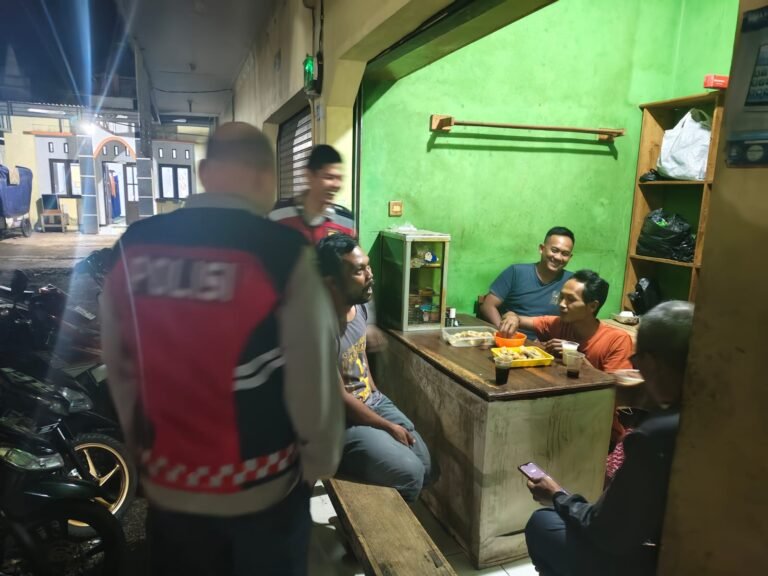 Cipkon Jelang Lebaran 2025, Polsek Rajadesa Polres Ciamis Intens Patroli KRYD ke Pemukiman Warga