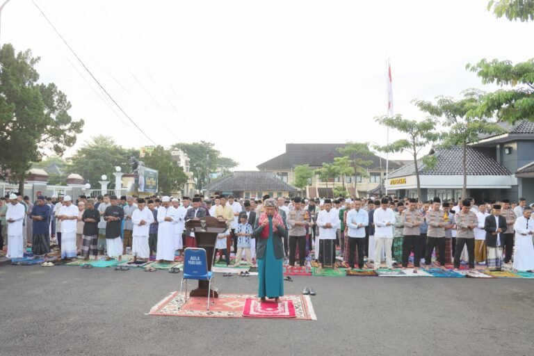 Polres Ciamis Gelar Sholat Idul Fitri 1446 H Bersama Masyarakat