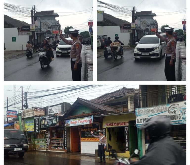 Giat Pengaturan Lalu Lintas Pagi Hari, Di Wilayah Hukum Polsek Samarang.