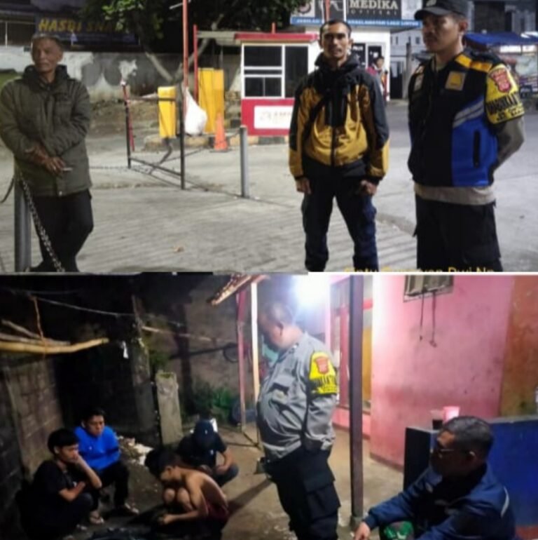 Polsek Samarang Bersama Personil Giat Patroli Dan Bangunkan Warga Untuk Sahur
