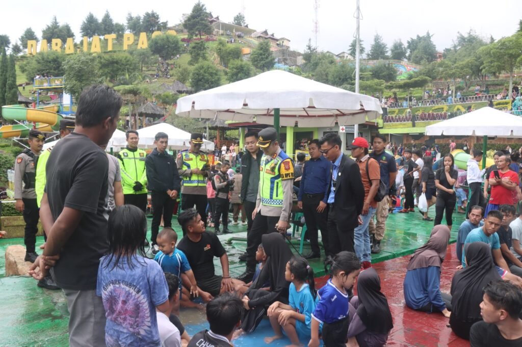 Pastikan Pengunjung Liburan dengan Aman, Kapolres Garut Tinjau Langsung Pengamanan Wisata Darajat