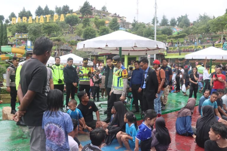 Pastikan Pengunjung Liburan dengan Aman, Kapolres Garut Tinjau Langsung Pengamanan Wisata Darajat