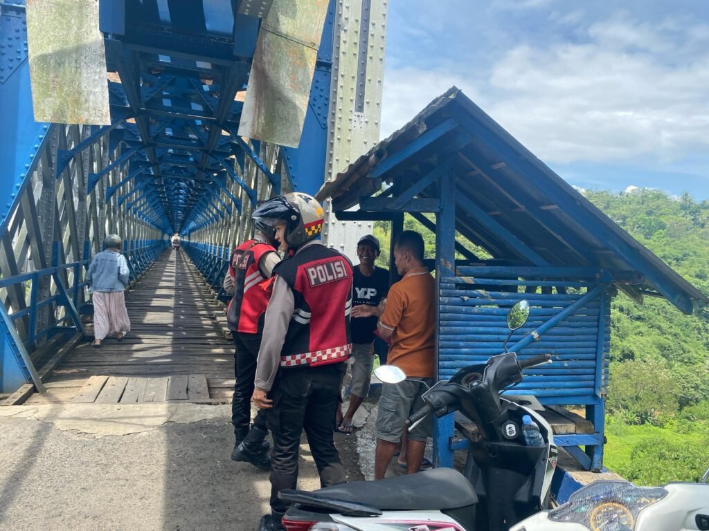 Cipkon Libur Lebaran 2025, Satgas Preventif Ops Ketupat Lodaya Patroli ke Jembatan Cirahong