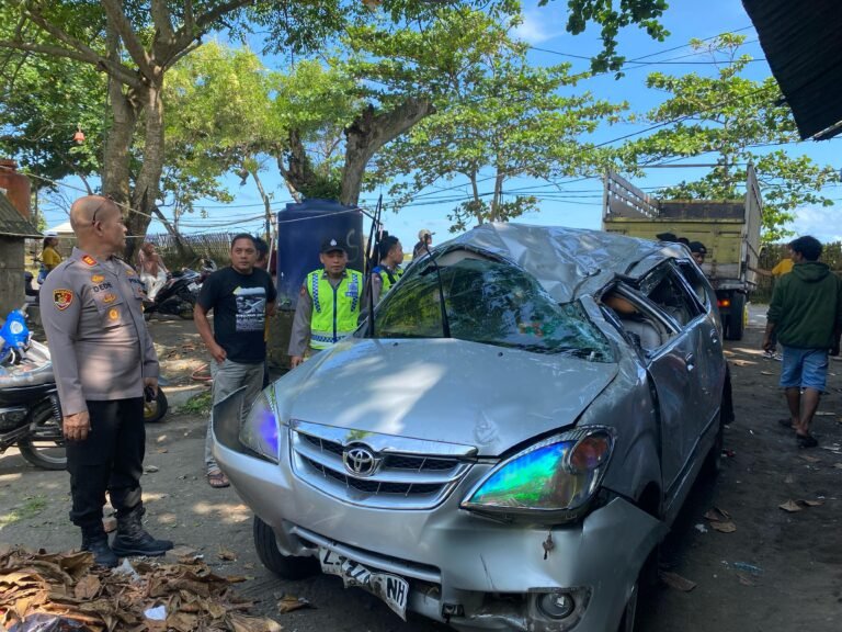 Polisi Olah TKP Laka Tunggal di Jalan Nasional III Cikalong-Kalapagenep