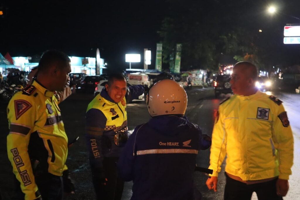 Kapolres Ciamis Pantau Arus Mudik di Pos Pam Cihaurbeuti dan Sindangkasih