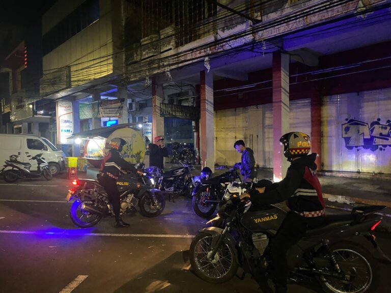Cipkon Libur Lebaran 2025, Satgas Preventif Ops Ketupat Lodaya Patroli di Ruko Pasar Ciamis