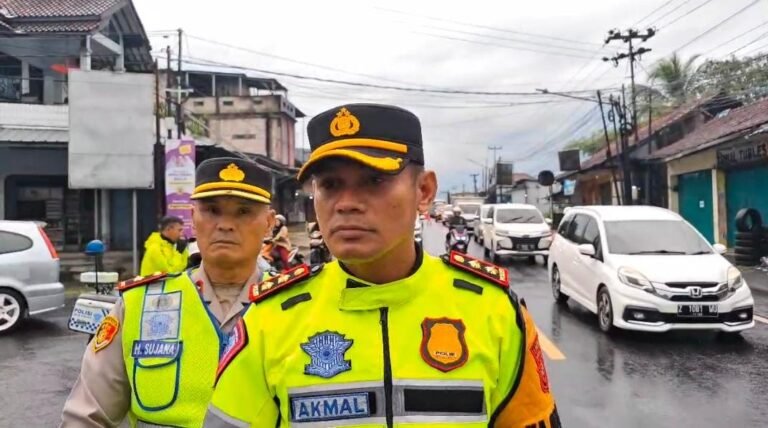 Perkembangan Arus Lalu Lintas Ops Ketupat Lodaya 2025, Polres Ciamis Terapkan One Way Parsial di SP3 Sindangkasih