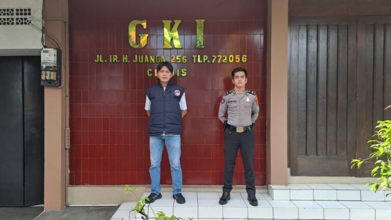 Pastikan Kenyamanan Beribadah, Polres Ciamis Bersiaga di Gereja Kristen Indonesia Ciamis