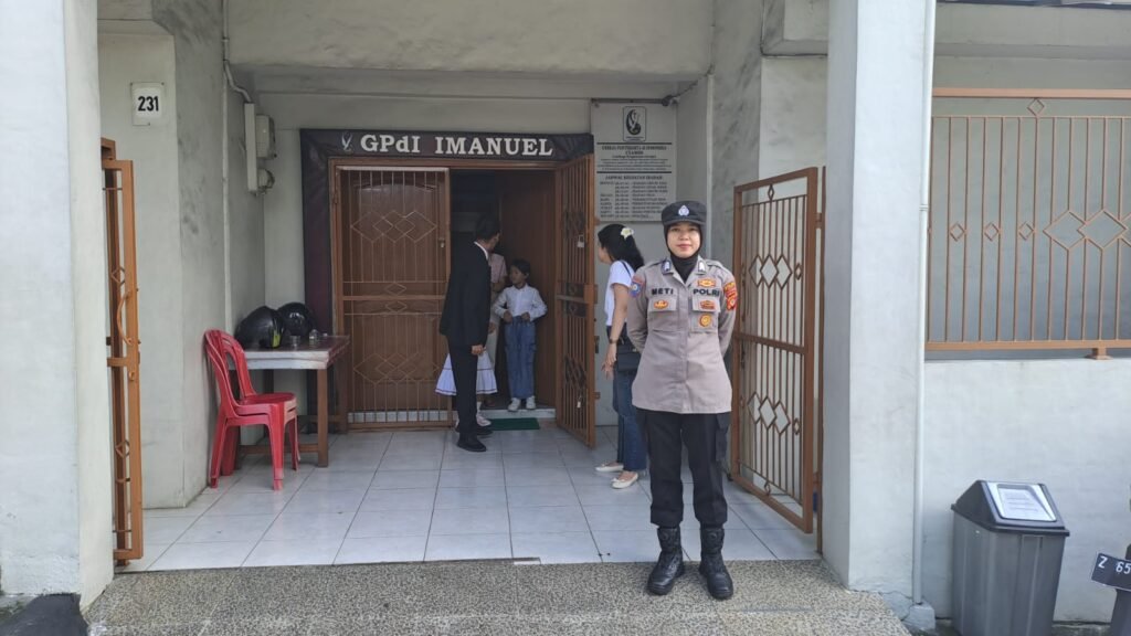 Antisipasi Gangguan Kamtibmas, Polres Ciamis Siagakan Personel di Gereja Pantekosta Ciamis