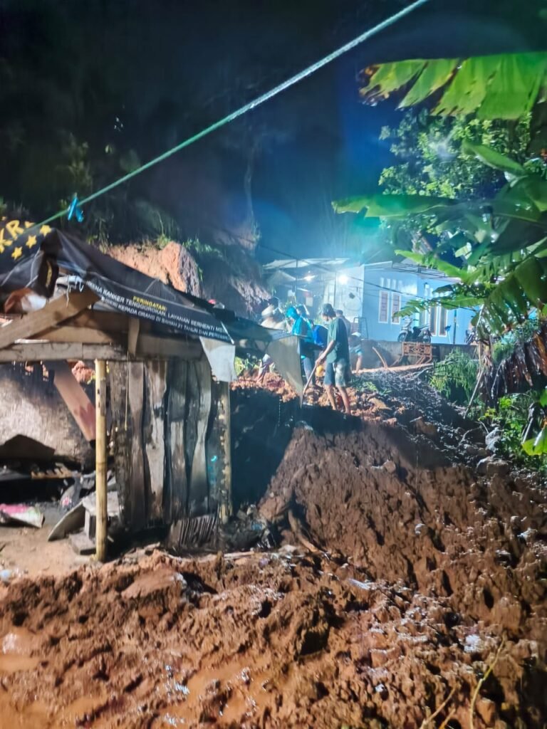 PLN Tasikmalaya Pulihkan Pasokan Listrik Akibat Pergeseran Tanah di Panawangan Ciamis