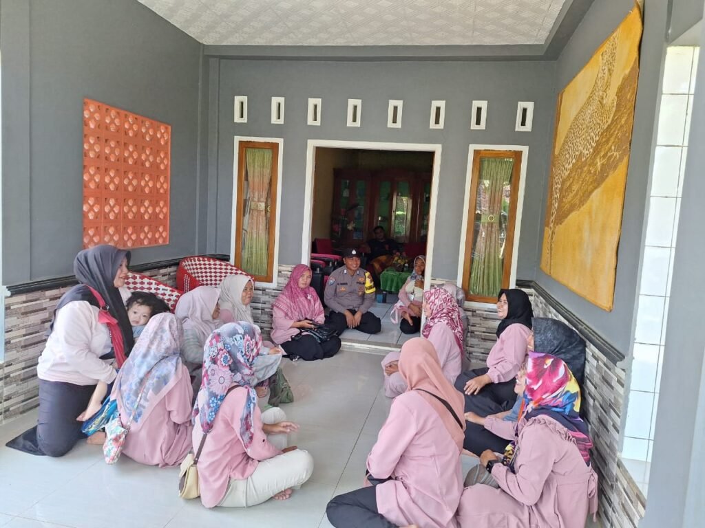 Cipkon Kamtibmas, Polsek Sukadana Polres Ciamis Koorkom Bareng Warga Desa Salakaria