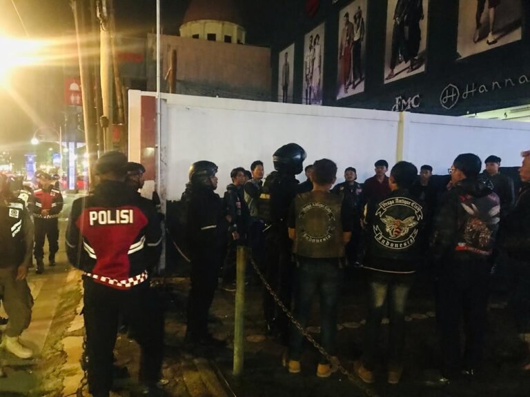 KRYD Polres Garut Amankan Puluhan Botol Miras dan Knalpot Brong