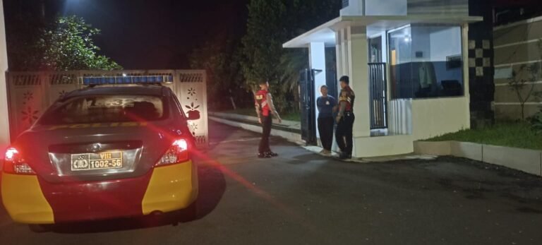 Cipkon Jam Rawan, Sat Samapta Polres Ciamis Patroli ke Perum Buana Sudirman Beri Imbauan Kamtibmas