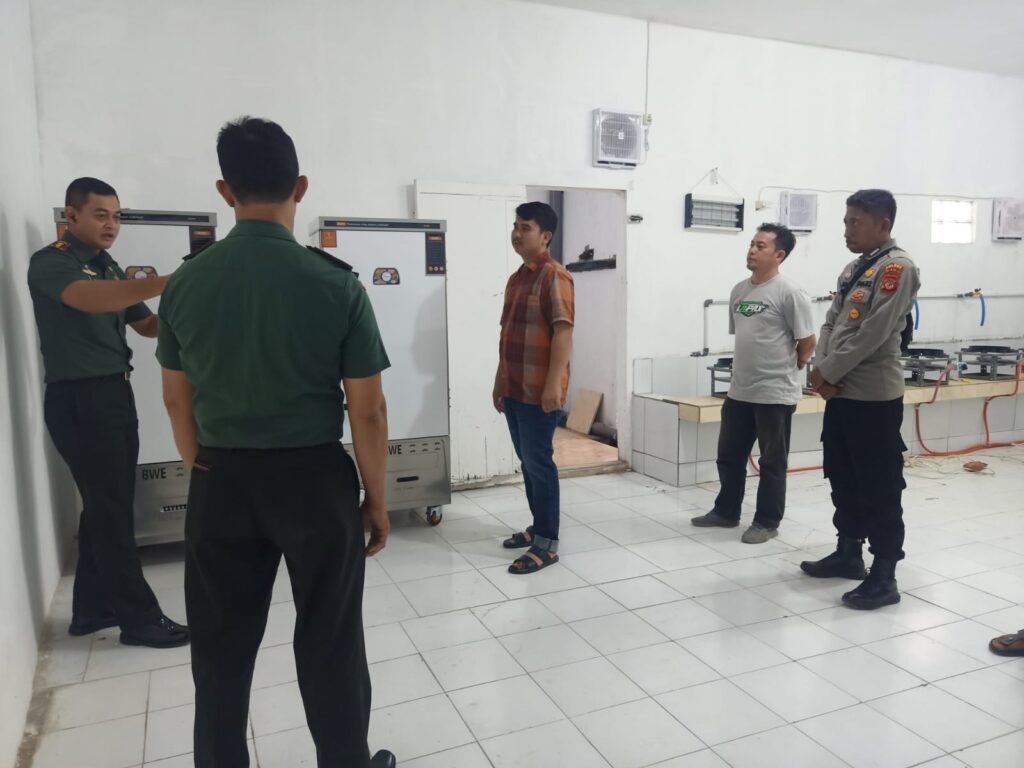 Polsek Lakbok Polres Ciamis Dampingi Dandim 0613/Ciamis Cek Dapur MBG di Kecamatan Lakbok