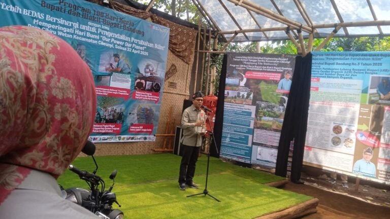 Program 100 Hari Kerja Bupati dan Wakil Bupati Bandung ; Lebih Bedas Bersinergi Untuk Pengendalian   Iklim dan Ketahanan Lingkungan , Memperingati Hari Bumi ‘Our Power Our Planet