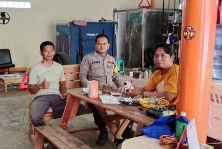 Bhabinkamtibmas Desa Nasol Laksanakan Sambang Warga, Wujud Kepedulian Polri Terhadap Kamtibmas di Tengah Masyarakat
