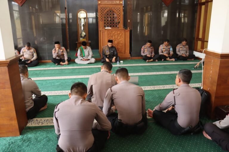 Perkuat Mental, Polres Ciamis Intens Beri Pembinaan Rohani ke Anggota dan ASN Polri