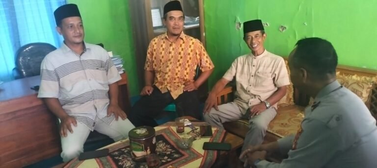 Perkuat Sinergitas, Polsek Rancah Polres Ciamis Koorkom ke Para Tokoh Desa Bojonggedang