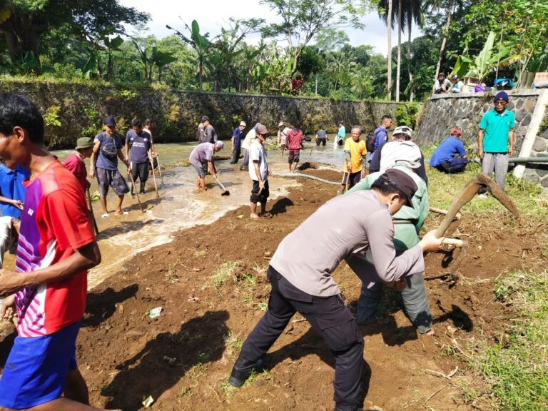 Gerakan Normalisasi Saluran D.I Cipalih/Nagawiru di Kelurahan Sindangrasa: Wujud Nyata Kepedulian Masyarakat Terhadap Lingkungan