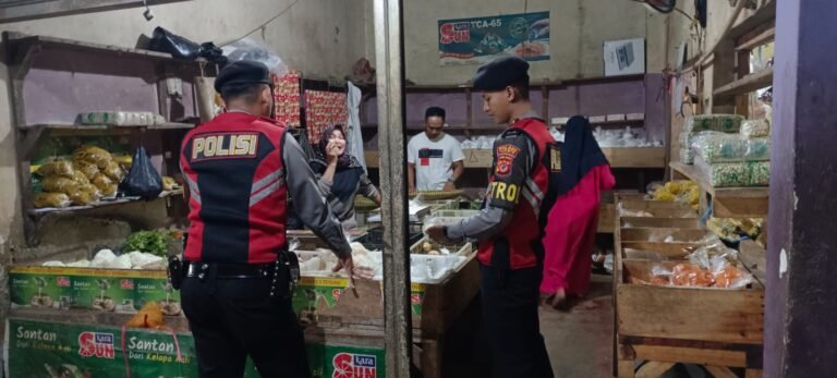 Pastikan Harga Aman di Pasaran, Polres Ciamis Awasi Bahan Pokok di Pasar Imbanagara Ciamis