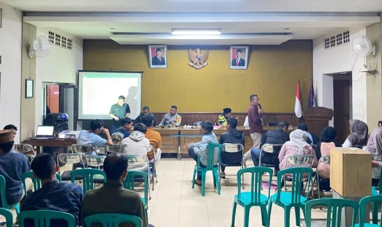 Soliditas TNI-Polri, Polsek Kawali Hadiri Pembentukan Struktur Lembaga di Desa Awiluar