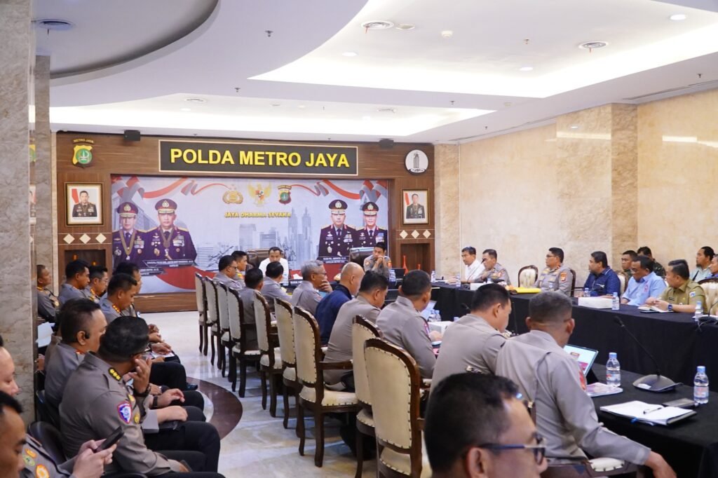Kapolda Metro Gelar Rakor, Pastikan Peringatan Hari Buruh Berjalan Lancar dan Aman