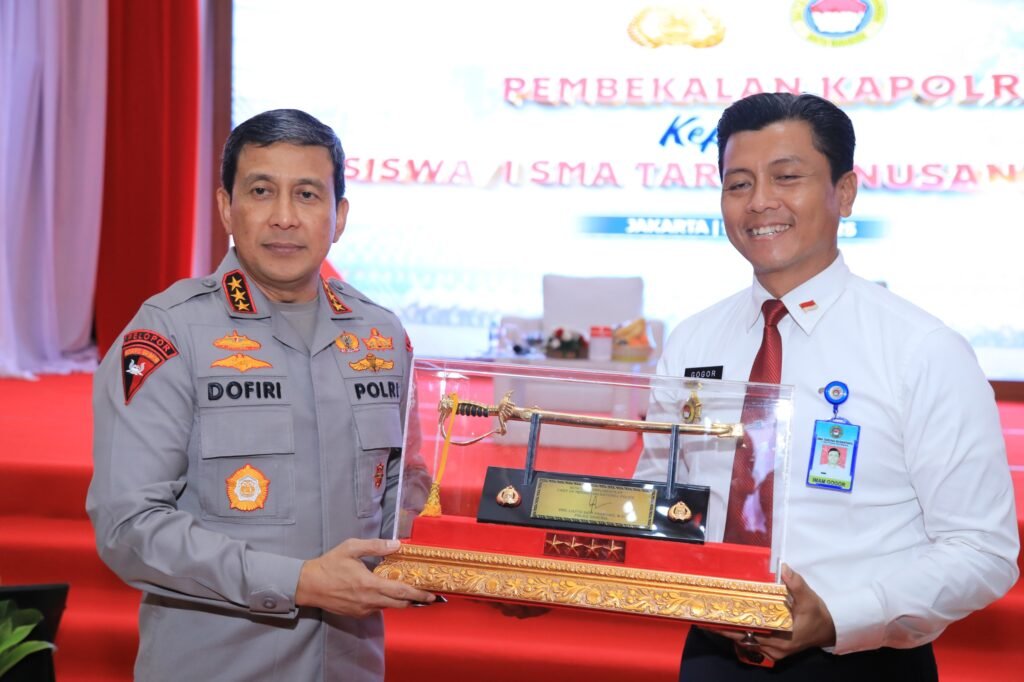 Pelajar SMA Taruna Nusantara Kunjungi STIK Polri, Kenali Dunia Kepolisian Lebih Dekat