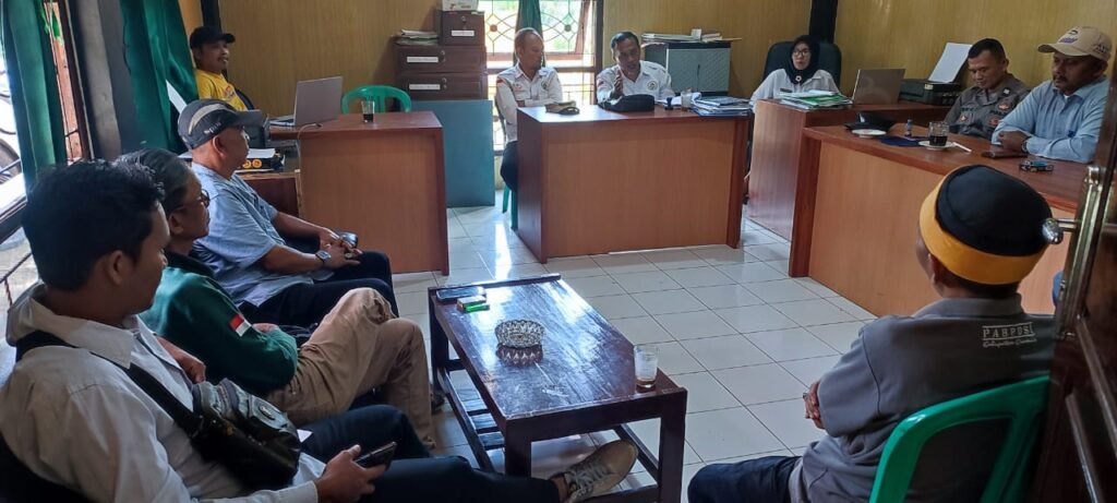 Cipkon Jaga Kamtibmas, Polsek Cikoneng Cooling System ke Warga Desa Sindangsari