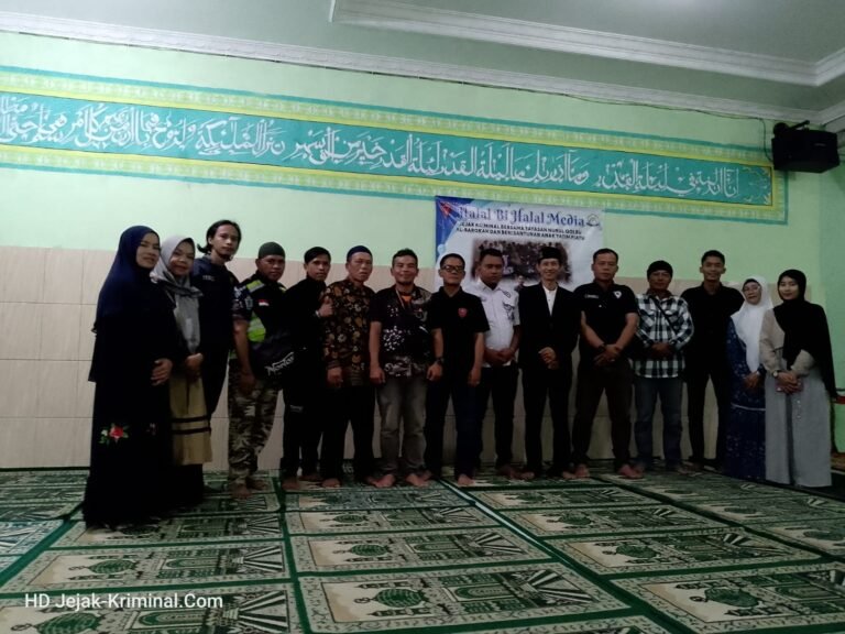 Media Jejak Kriminal Gelar Halal BI Halal dan Santunan Anak Yatim di Mesjid Nurul Qolbu Al.Barokah, Cikoneng.