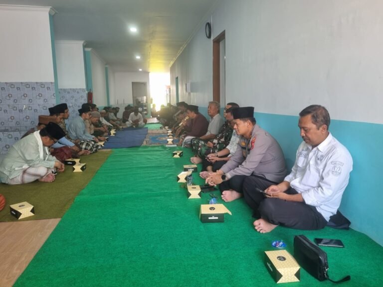 Polsek Cihaurbeuti Polres Ciamis Ikut Acara Tasyakuran Dapur Sehat Berkah Mandiri MBG