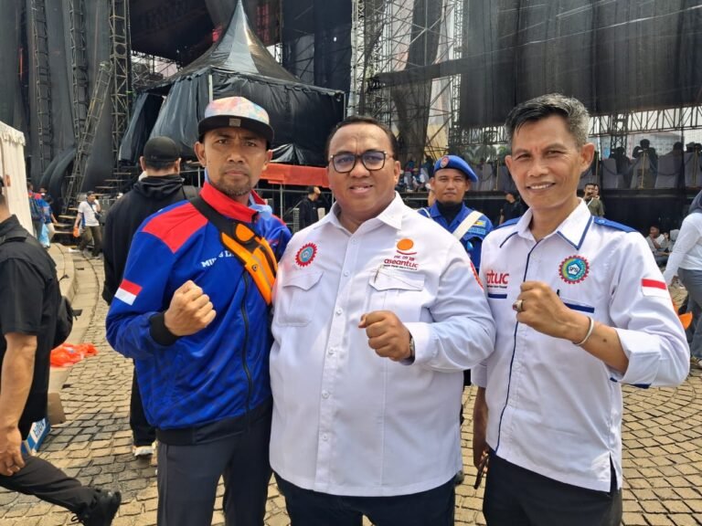 Sebanyak 2000 (Dua Ribu) Buruh Kabupaten Garut Tergabung Dengan (DPC K- SPSI) UntukMemperingati Hari Buruh Internasional.