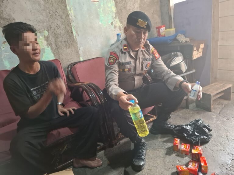 Sat Samapta Polres Garut Gelar Razia Miras di Mandalagiri, Amankan Barang Bukti Oplosan