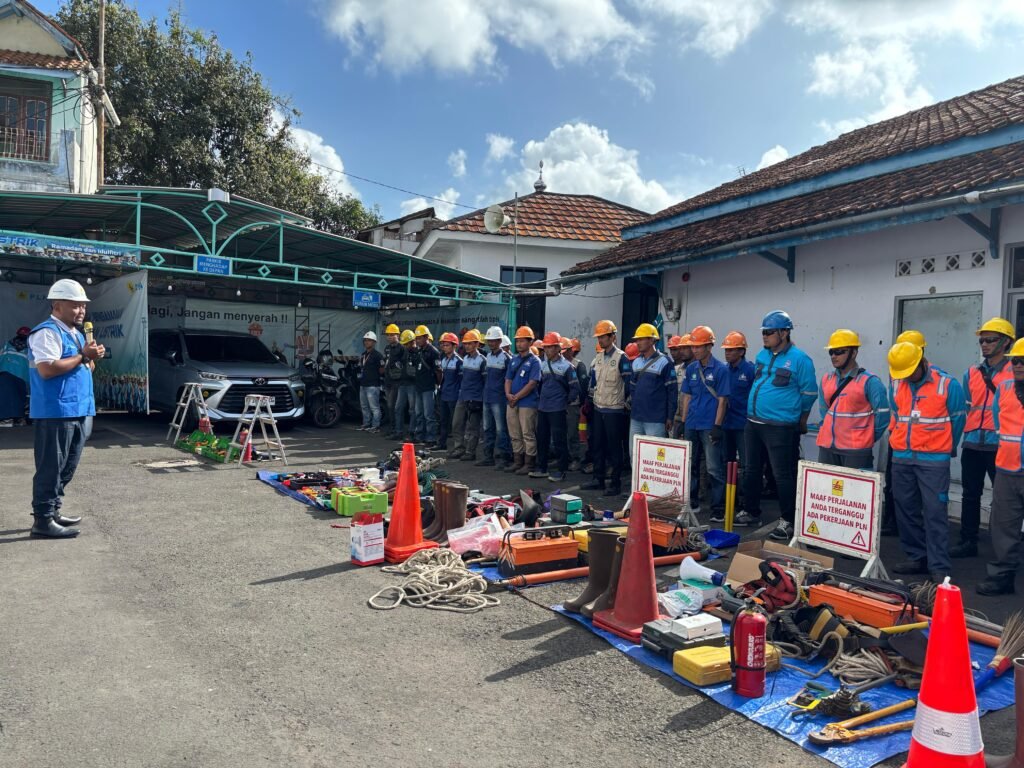 Peringati Hari Buruh Nasional, PLN Tasikmalaya Gelar Pasukan dan Peralatan