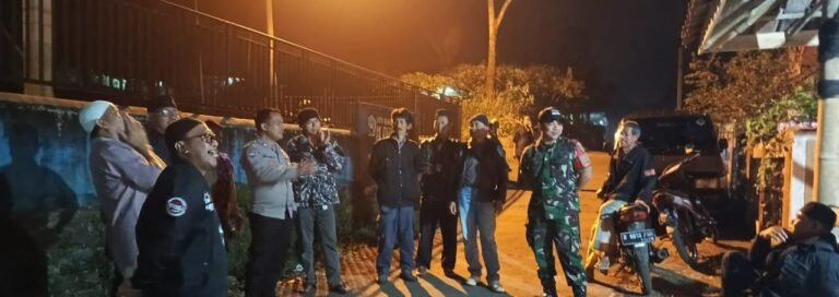 Perkuat Sinergitas, Polsek Panjalu Koorkom Kamtibmas ke Warga Ciomas Saat Ngeronda