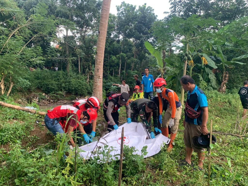 Pelajar SD di Leuwi Sentul Tenggelam, Untuk Keselamatan Dihimbau tidak bermain di Bantaran Sungai