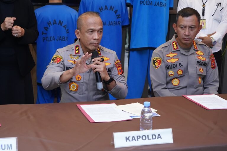 Polda Jabar Berhasil Amankan 4 Pelaku Anarkis, Saat Pengamanan May Day di Dago Cikapayang Bandung