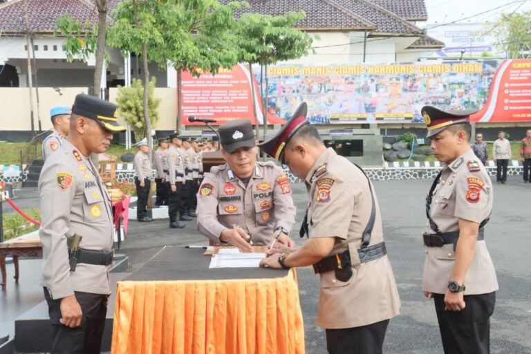 Sertijab Kasat Lantas, Pengukuhan Kapolsek Rancah, dan Pemberian Penghargaan Kepada Anggota Purnabakti dan Berprestasi