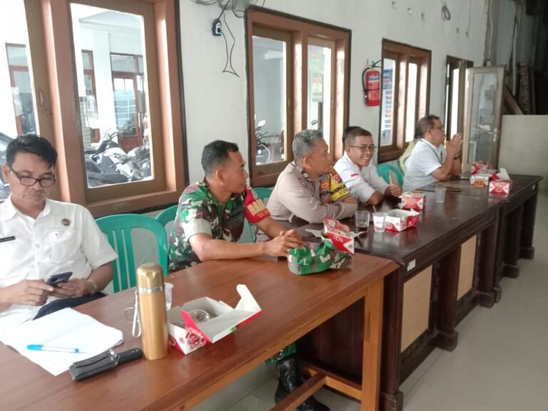 Polsek Panumbangan Ikuti Musdes Pembentukan Koperasi Merah Putih Desa Sindangherang