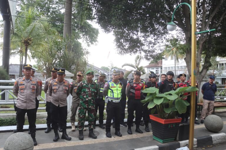 Polres Garut Gelar Apel Gabungan Pengamanan Kegiatan Nobar Persib Vs Barito